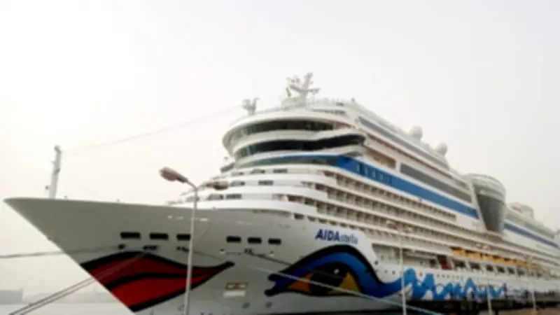 وصول سفينة AIDA STELLا السياحية إلى ميناء غرب بورسعيد مع آلاف السائحين من جنسيات متنوعة