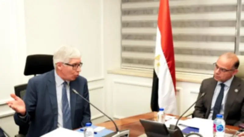 وزير الاستثمار يبحث مع AJE Group توسعات صناعية جديدة في مصر