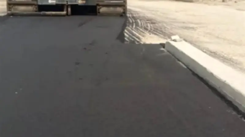 دمنهور تشهد حملات مكثفة لرصف الطرق وتحسين البنية التحتية ضمن خطة استثمارية شاملة