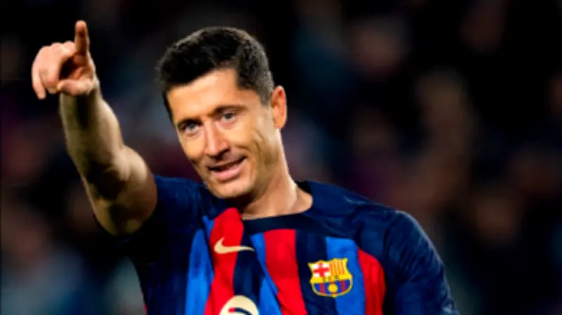 برشلونة أمام مفترق طرق: هالاند أم كين أم ألفاريز لقيادة الهجوم بعد ليفاندوفسكي