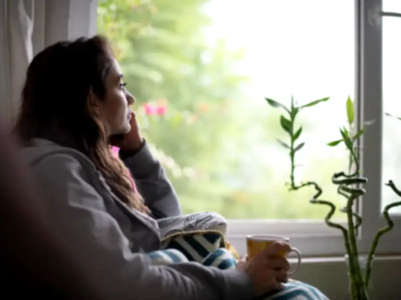 ليس مجرد شعور بالوحدة: دراسة جديدة تحذر من مخاطره الصحية على القلب