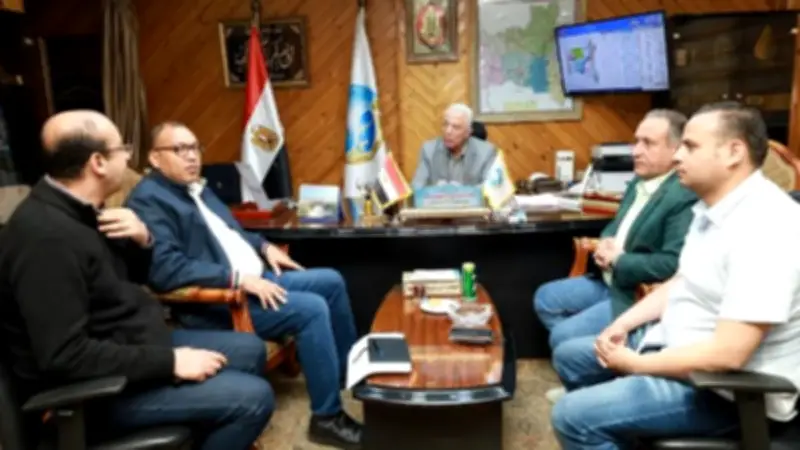 مستشار رئيس الوزراء ورئيس مياه الغربية يبحثان تسريع المشروعات القومية للصرف الصحي