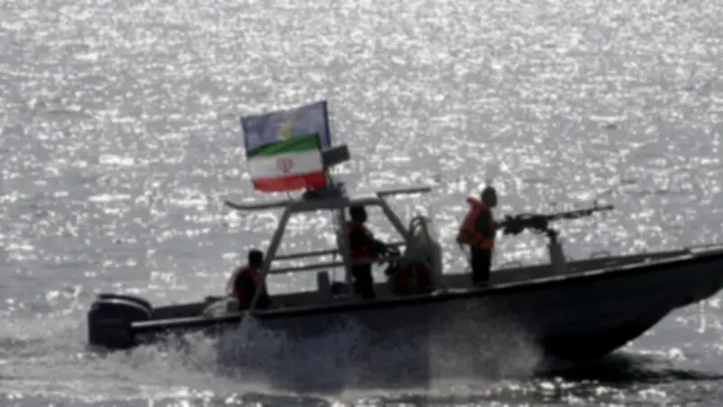 إيران تبرر تأخر ردها على الاعتداء الأمريكي بسبب وجود عائلات الطاقم في بحر عمان