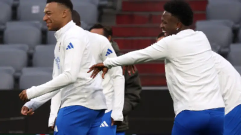 صحفي إسباني يثير الجدل: قدوم يورجن كلوب لريال مدريد قد يعني بيع مبابي وفينيسيوس جونيور