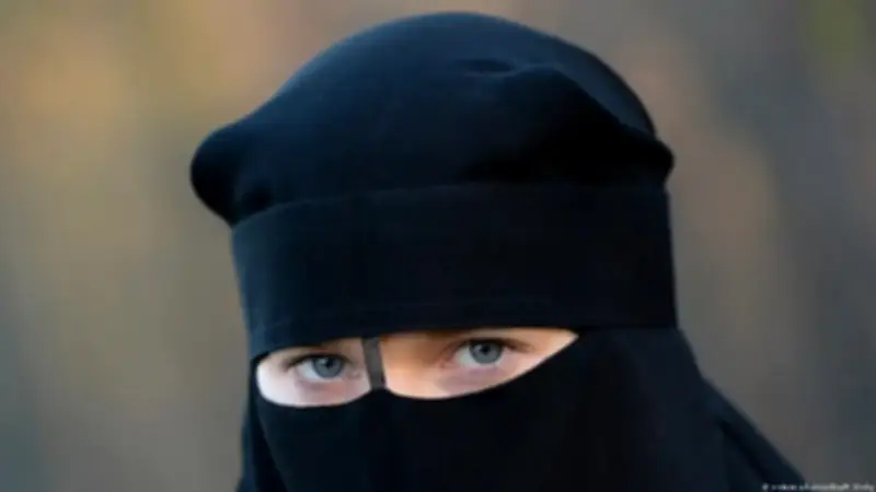 دار الإفتاء المصرية توضح حكم ارتداء النقاب: عادة وليس تشريعًا