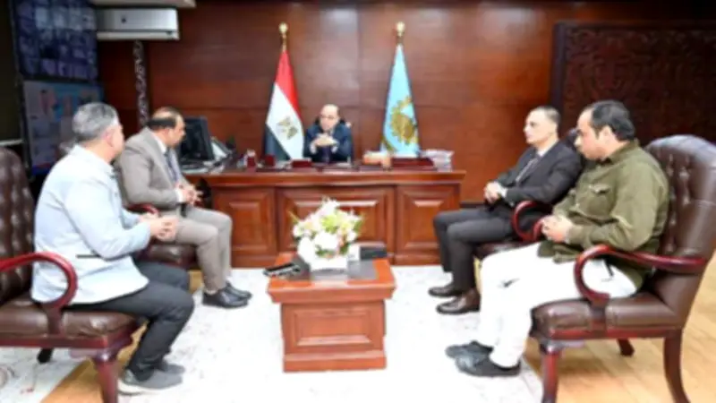 وفد الاستغاثات بمجلس الوزراء يتفقد القوافل الطبية المجانية للأسر الأولى بالرعاية في الغربية