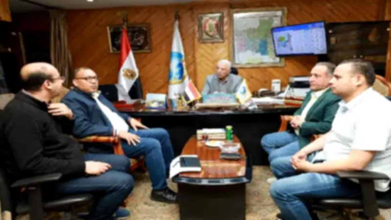 مستشار رئيس الوزراء يؤكد: مشروعات مياه الشرب والصرف الصحي أساسية للتنمية المستدامة