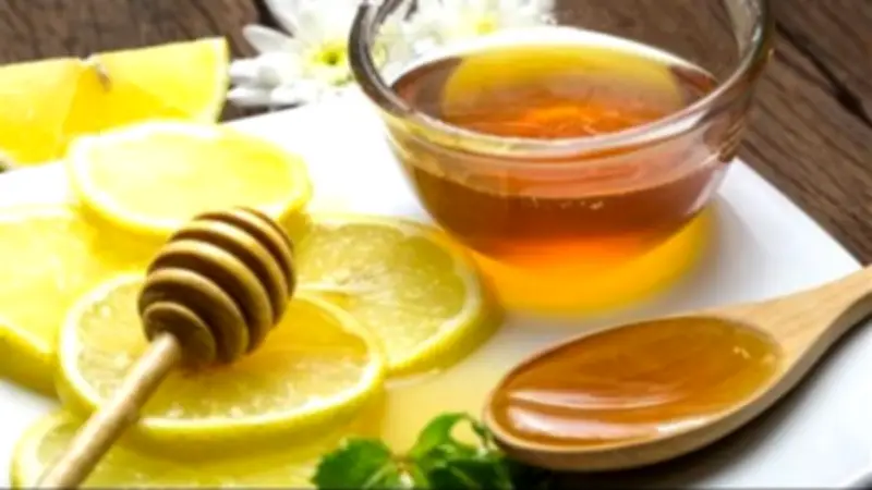 فوائد مذهلة لخلط الليمون مع عسل النحل: تعزيز المناعة وصحة القلب