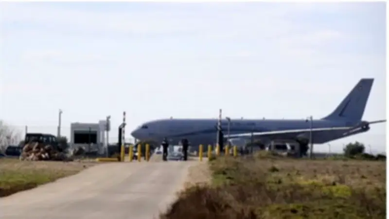 وصول طائرتين أمريكيتين إلى قاعدة نور خان الجوية في باكستان استعداداً لمفاوضات أمريكية إيرانية