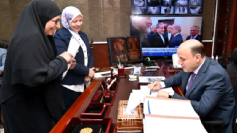 محافظ الغربية يلتقي المواطنين ويصدر قرارات فورية لحل مشكلاتهم الخدمية والإنسانية