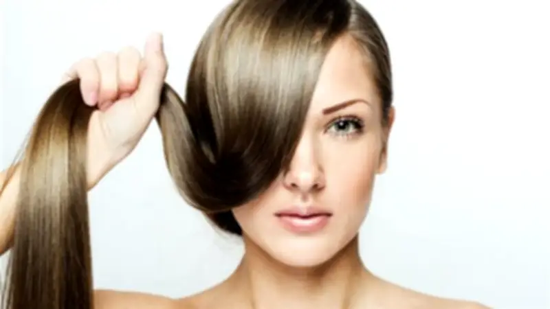 عادات يومية تدمر شعرك دون أن تنتبهي: احذري هذه الأخطاء الشائعة