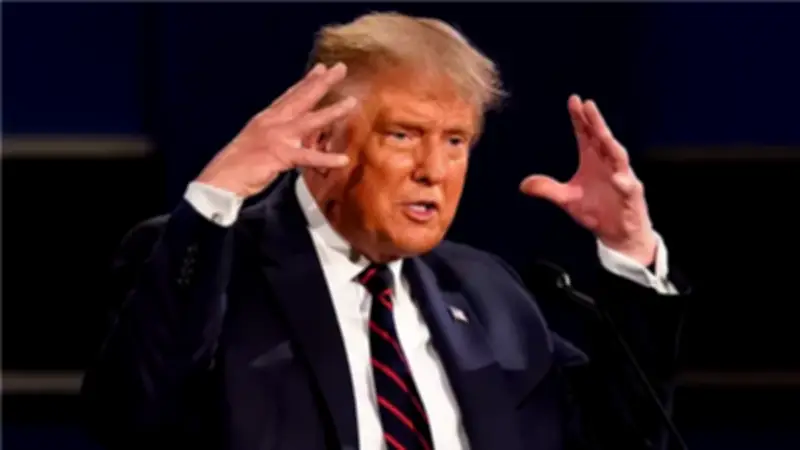 ترامب يربط فتح مضيق هرمز بتوقيع اتفاق نووي واضح مع إيران