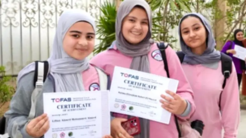 وزير التعليم يهنئ طلاب أولى ثانوي الحاصلين على شهادة البرمجة المعتمدة من اليابان