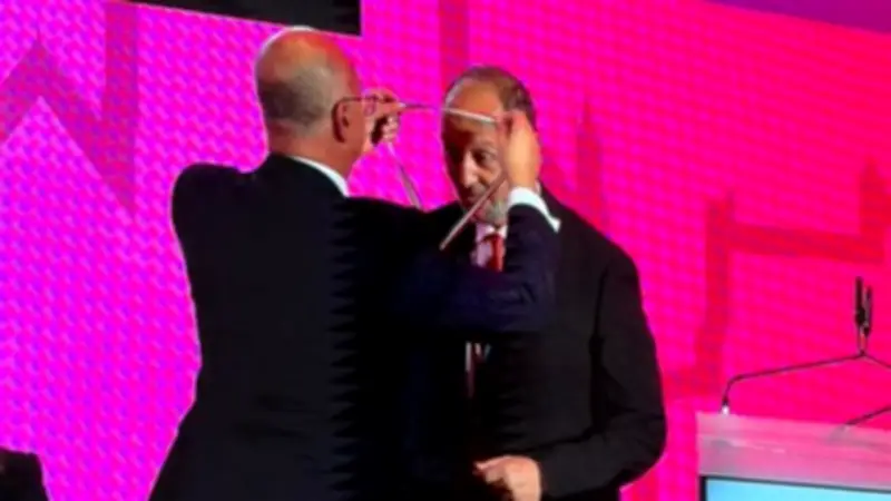 تكريم عالمي لأستاذ طب قصر العيني بميدالية بيترو برنيني في إيطاليا