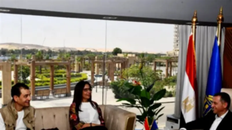محافظ أسوان يستقبل وزيرة الثقافة لتعزيز التعاون الثقافي والتنموي