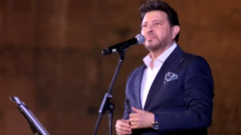 تدهور صحة هاني شاكر: أعراض التهاب القولون الشائعة التي يجب الحذر منها