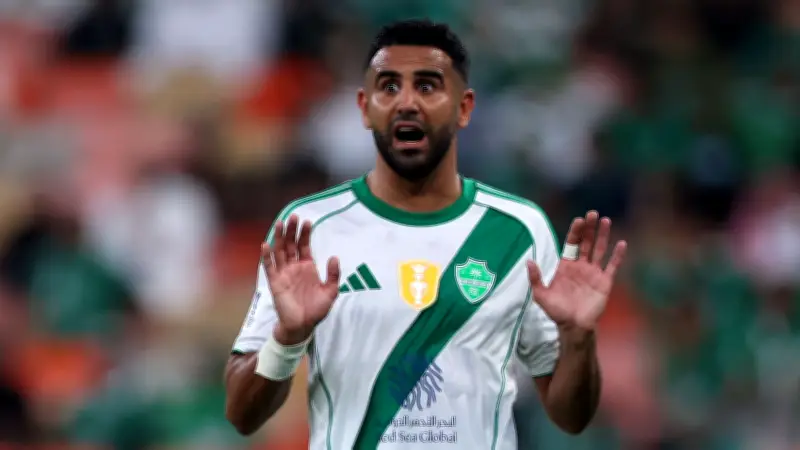 أسطورة النصر: فهد الهريفي يؤكد تفوق محرز على ميسي في استلام الكرة