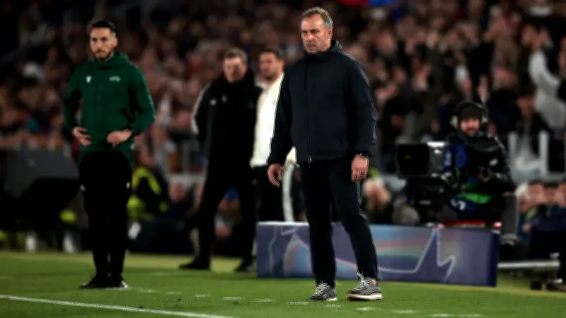 بين المقامرة والعبقرية.. كيف سقط برشلونة في فخ تقليد جوارديولا وكلوب؟