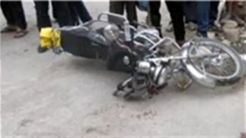مصرع شاب في تصادم بين موتوسيكل وتروسيكل على طريق رئيسي بالعياط