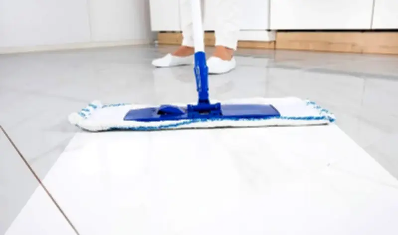 إزالة تحافظي على لمعان سيراميك بيتك: تعرف على أفضل الحلول العملية