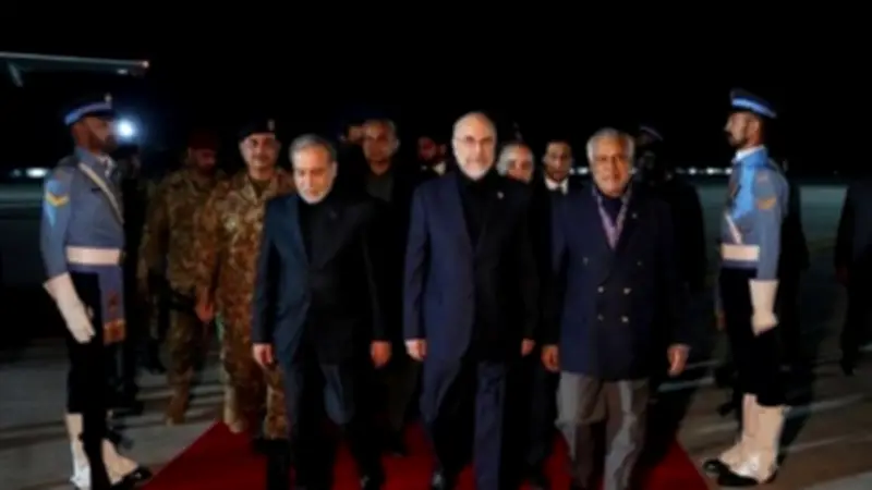 إيران ترسل فريق تفاوض إلى إسلام أباد وسط تصعيد أمريكي وتأكيدات على الحصار