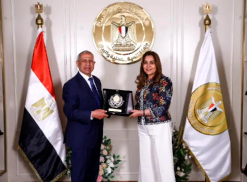 وزارة التنمية المحلية والأكاديمية البحرية تطلقان برامج تعليمية متخصصة لتدريب الكوادر