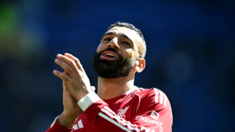 من ليفربول إلى القاهرة.. هل يوقع الأهلي مع صديق محمد صلاح البرازيلي فيرمينو؟