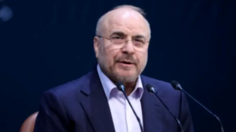 رئيس البرلمان الإيراني يحذر من "أوراق جديدة" في حال استئناف الحرب مع واشنطن وتل أبيب