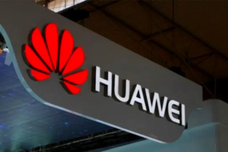 هواوي تطلق هاتف بيورا إكس ماكس الجديد القابل للطي بتقنيات متطورة