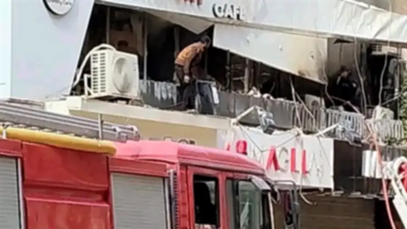 سيطرة الحماية المدنية على حريق هائل في كافيه شهير بالزقازيق