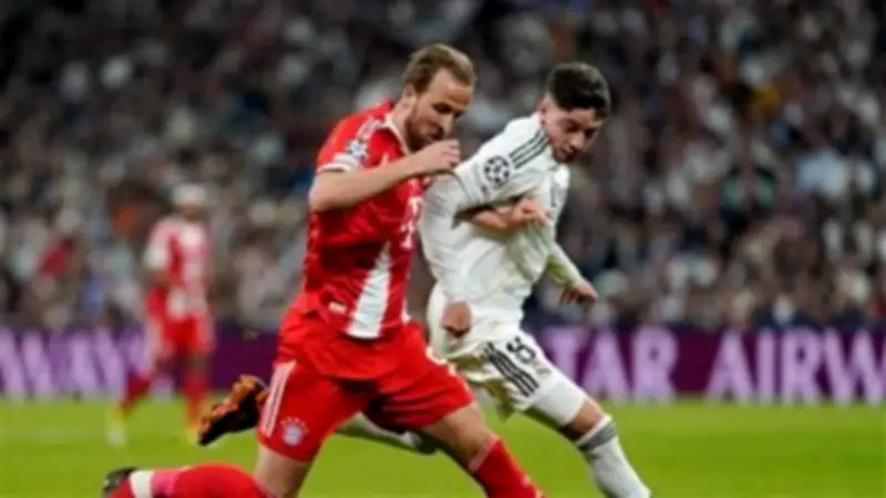 شوبير يسخر من أنباء مفاوضات الأهلي مع فالفيردي وهاري كين: "أنا مجنون نظرًا للأرقام"