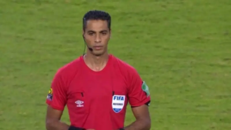 شوبير يكشف: أمين عمر رفض تحكيم مباراة الزمالك وبيراميدز في الدوري المصري