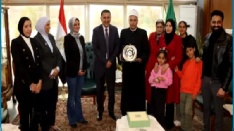 محافظ القليوبية يكرم رئيس المنطقة الأزهرية بمناسبة بلوغه سن المعاش