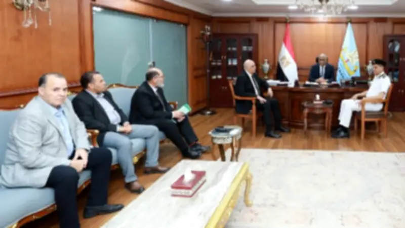 محافظ كفر الشيخ يبحث مضاعفة إنتاج السكر وتطوير الصناعات التحويلية