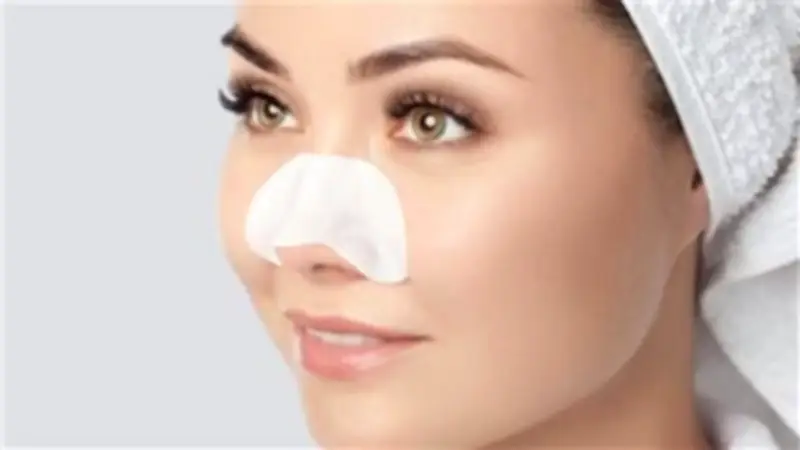 ثلاث وصفات طبيعية فعالة للقضاء على البثور السوداء في البشرة