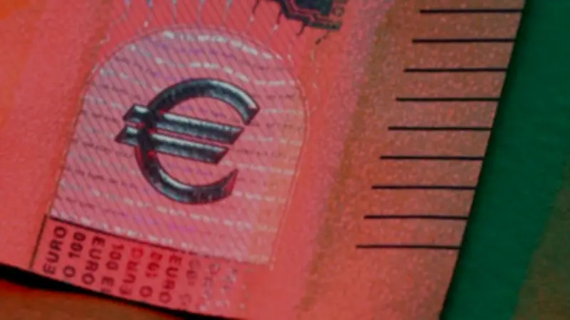 اليورو يتحدى التوقعات: صعود قوي في سوق الخيارات رغم الاضطرابات الجيوسياسية العالمية