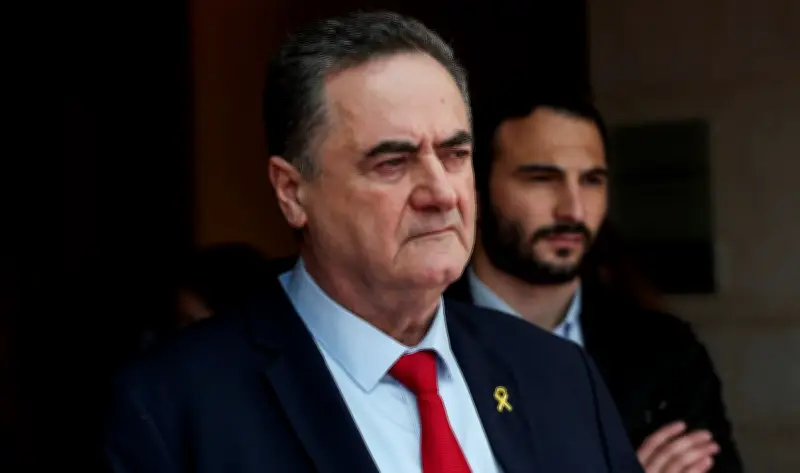 وزير الدفاع الإسرائيلي يكشف تفاصيل جديدة حول نعيم قاسم ورفضه لوقف إطلاق النار