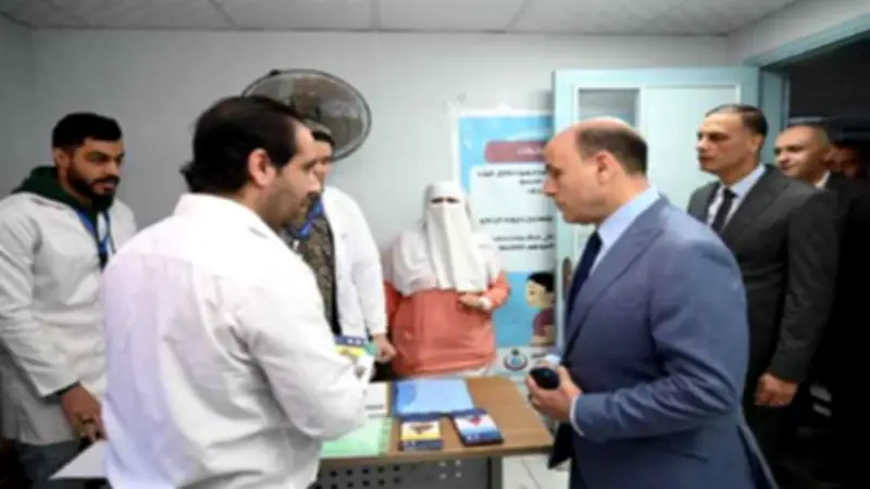 محافظ الغربية يتفقد مركز الرعاية الصحية الأولية بقرية بنا أبو صير بعد حصوله على الاعتماد المبدئي