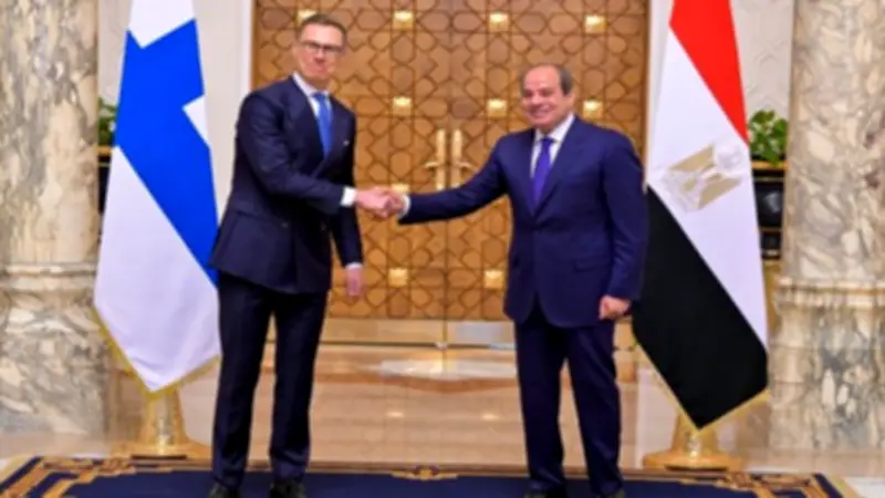 الرئيس السيسي يستقبل رئيس فنلندا في القاهرة.. مباحثات موسعة حول التعاون الثنائي والقضايا الإقليمية