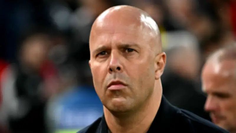 قرار حاسم من ليفربول: استمرار آرني سلوت مدربًا للفريق الموسم المقبل