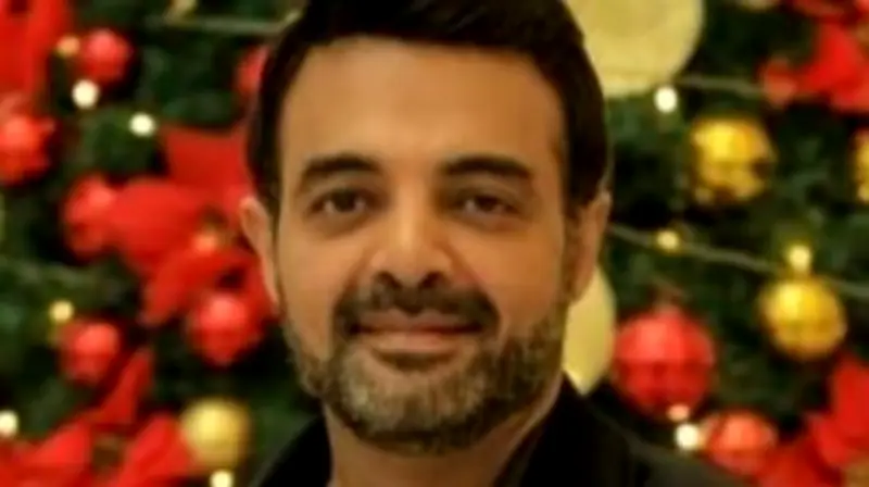 عمرو محمود ياسين يحذر: نظرية المؤامرة مرض نفسي يهدد العقل والمنطق