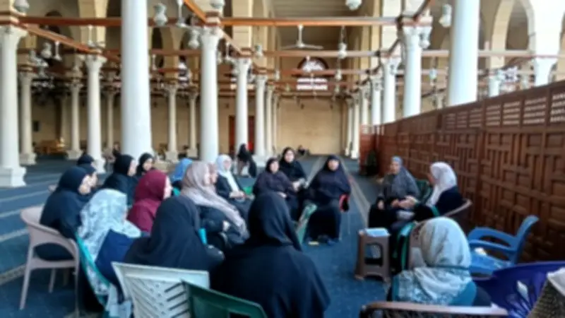 واعظات الأوقاف يواصلن دورهن الدعوي في دروس السيدات لتصحيح المفاهيم وبناء الوعي الديني