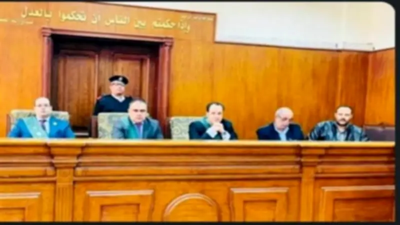 السجن المؤبد لثمانية متهمين في قضية مقتل شخص خلال نزاع على التنقيب عن الذهب بالبحر الأحمر