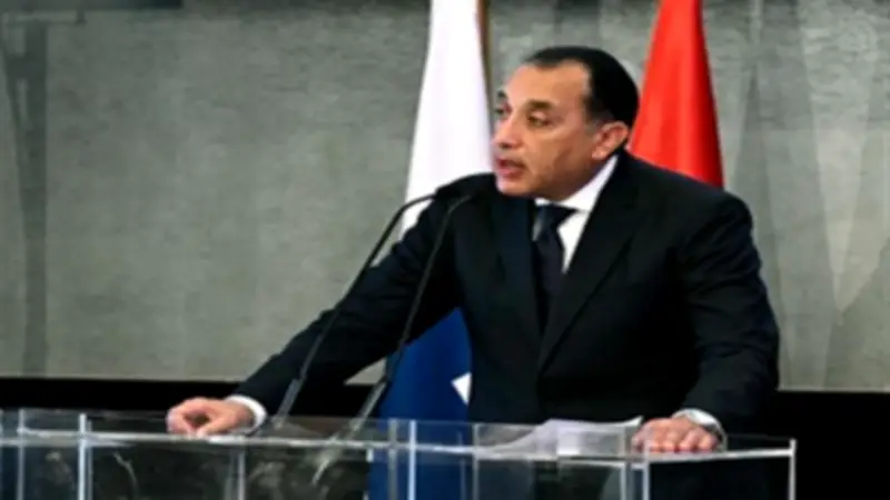 رئيس الوزراء يؤكد أولوية تأمين احتياجات المواطنين من السلع والطاقة في اجتماع حكومي