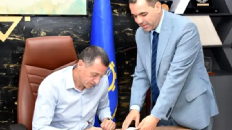 محافظ أسوان يعتمد خطة امتحانات الفصل الدراسي الثاني لصفوف النقل ويوجه برفع الجاهزية