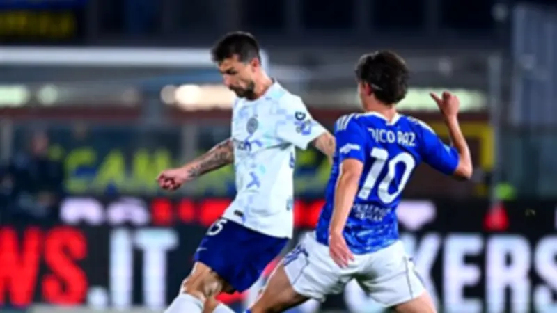 إنتر ميلان يواجه كومو في نصف نهائي كأس إيطاليا وسط أنباء عن صفقة باستوني وبرشلونة