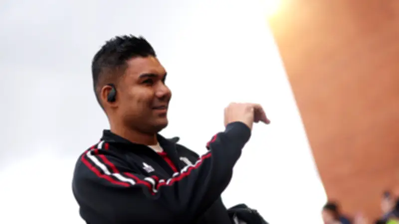 كاسيميرو يودع مانشستر يونايتد بكلمات مؤثرة: فخور بتمثيل أفضل فريق في إنجلترا