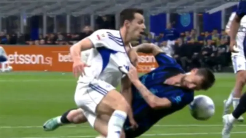 إنتر ميلان يتأخر أمام كومو في نصف نهائي كأس إيطاليا وتقارير تكشف مفاوضات برشلونة لضم باستوني