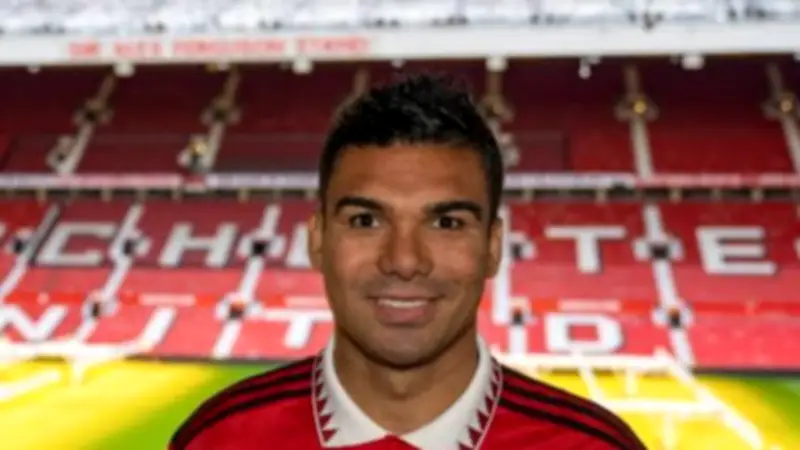 كاسيميرو يودع مانشستر يونايتد برسالة مؤثرة قبل الرحيل نهاية الموسم