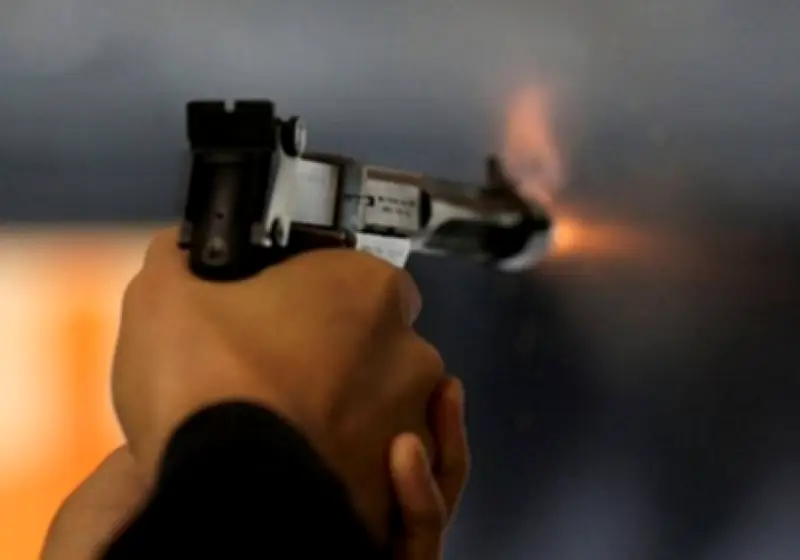 إصابة طالب بطلق ناري خلال مشاجرة مع عامل في قرية أبوحزام بقنا